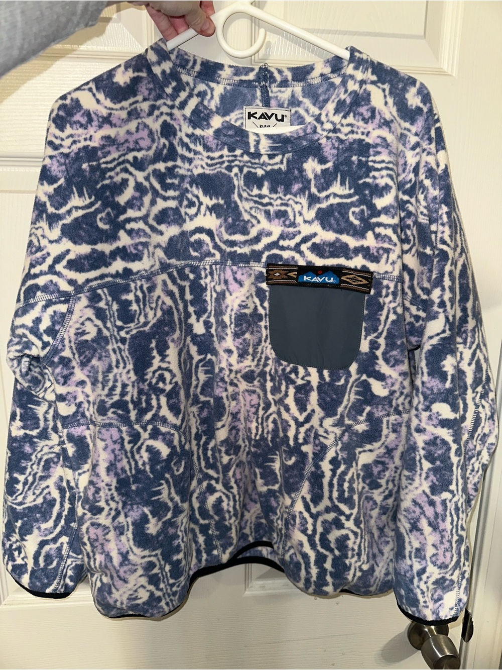 GUC Medium kavu kelowna sky motion fleece long sleeve pullover